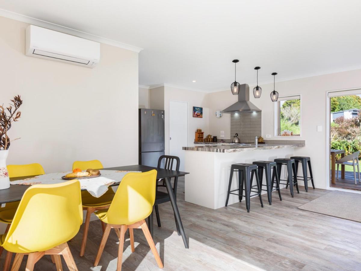 Modern Beach Break - Waihi Beach Holiday Home エクステリア 写真