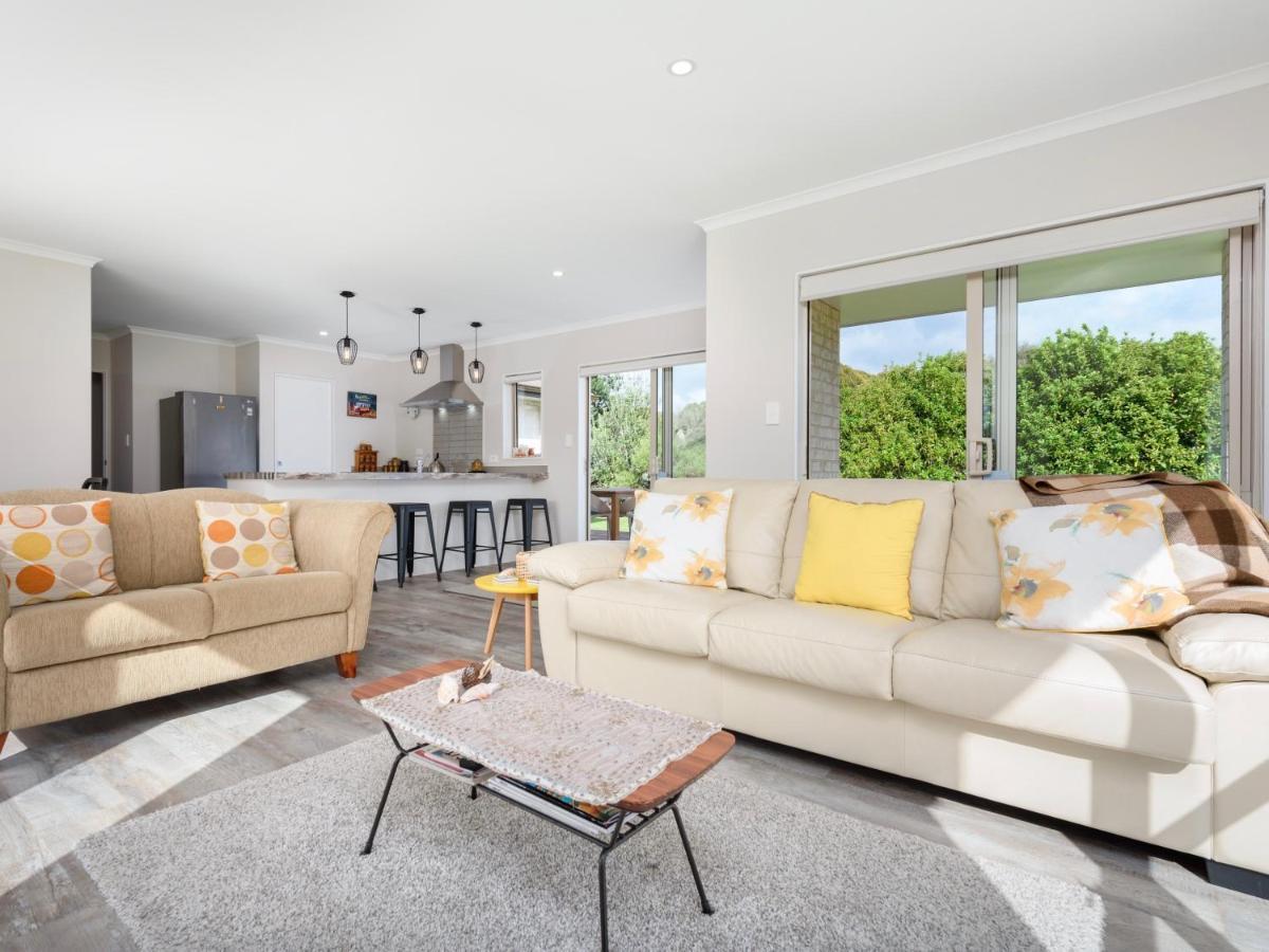 Modern Beach Break - Waihi Beach Holiday Home エクステリア 写真