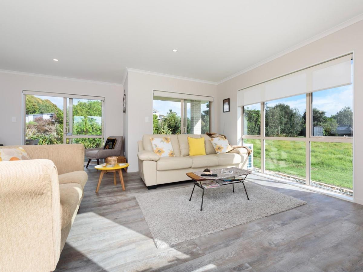 Modern Beach Break - Waihi Beach Holiday Home エクステリア 写真