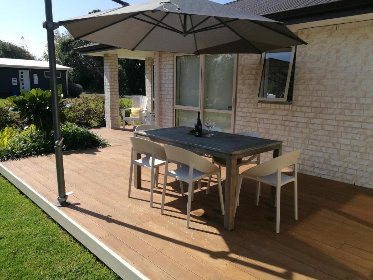 Modern Beach Break - Waihi Beach Holiday Home エクステリア 写真