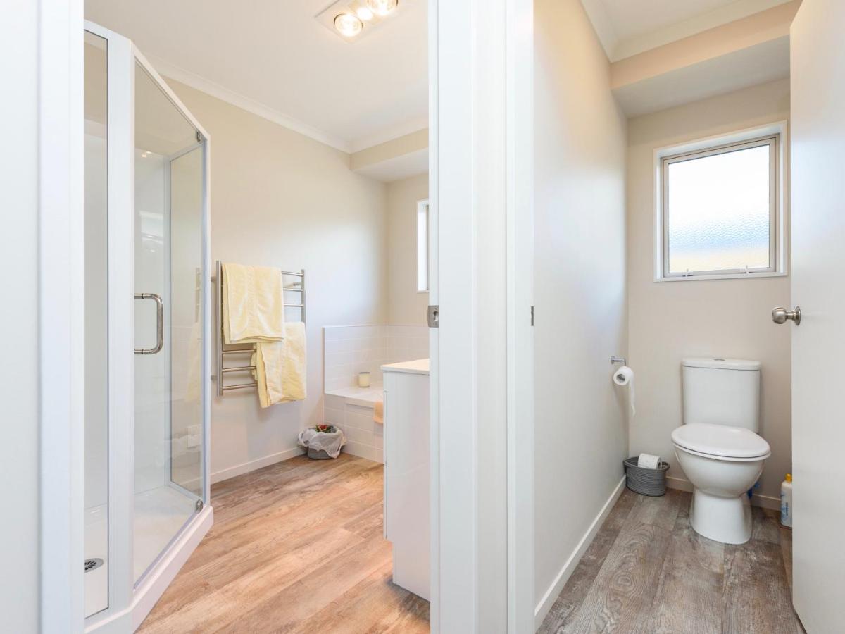 Modern Beach Break - Waihi Beach Holiday Home エクステリア 写真