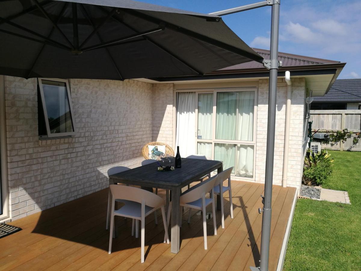 Modern Beach Break - Waihi Beach Holiday Home エクステリア 写真