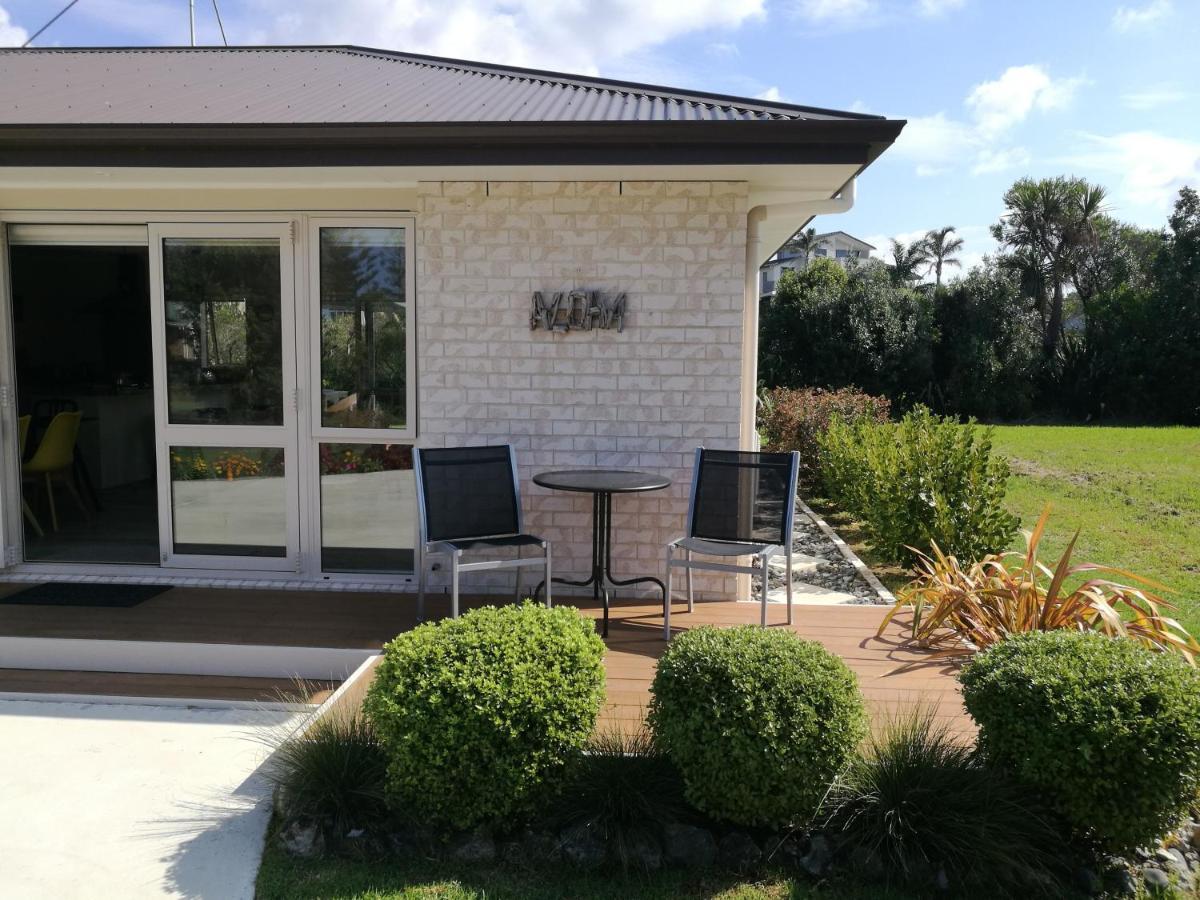 Modern Beach Break - Waihi Beach Holiday Home エクステリア 写真